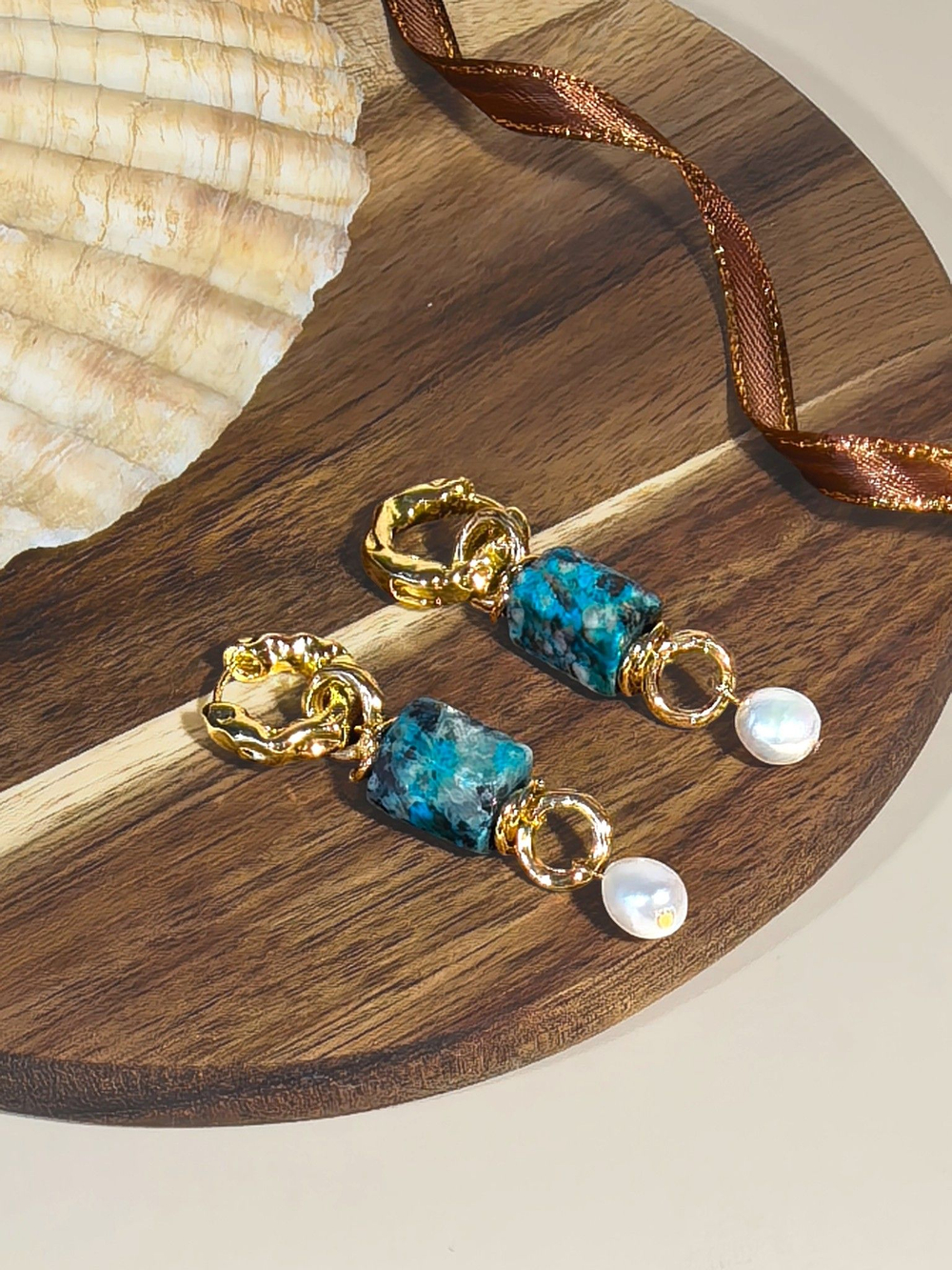 Серьги с хризоколлой и жемчугом