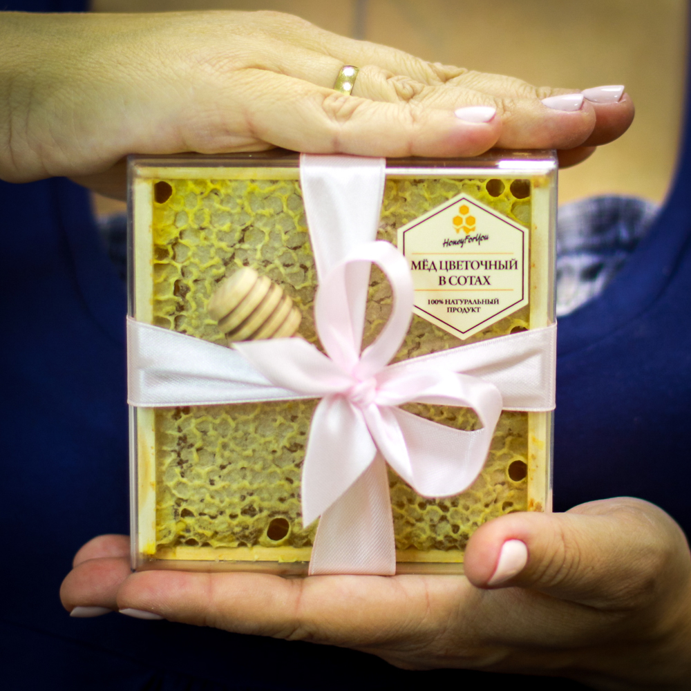 Натуральный мед в сотах HoneyForYou в подарочном оформлении с розовой лентой, 350 г