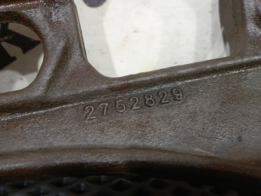 Кронштейн глушителя 2020г