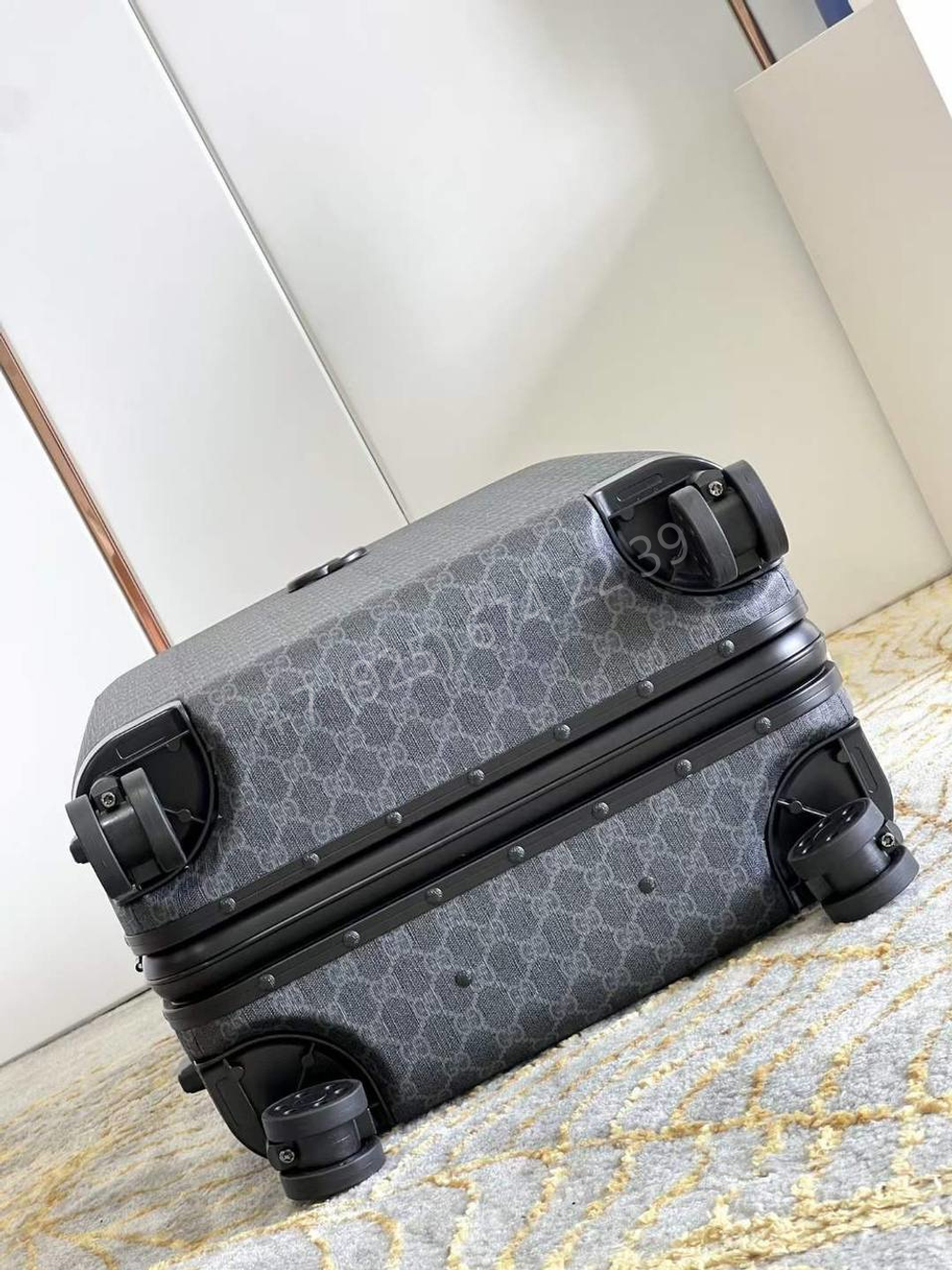 Чемодан Gucci