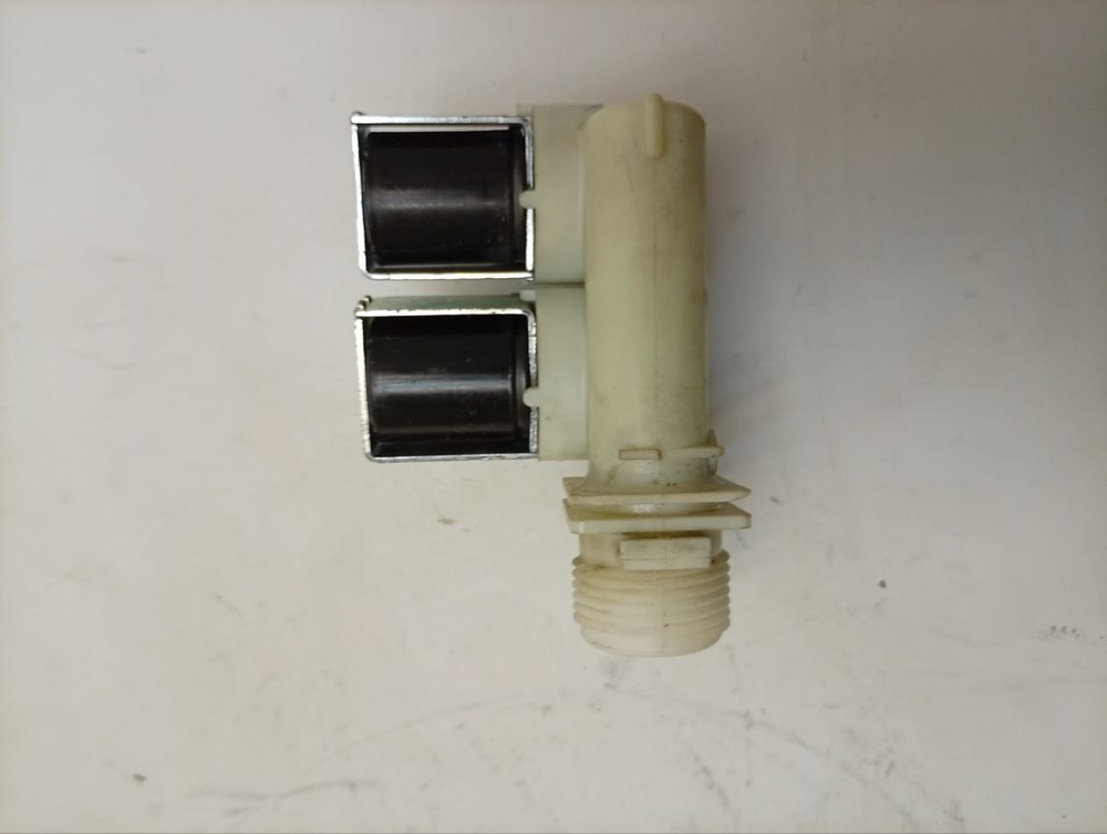 WMSD7105B кт17 Клапан подачи воды для стиральной машины Ariston, Indesit C00110333 б/у