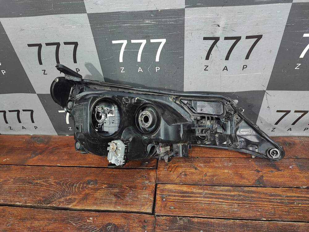 Фара левая ксенон Toyota RAV4 IV (XA40) 12-15 Б/У Оригинал 8118542572