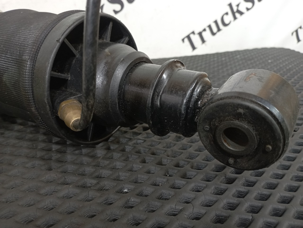 Амортизатор кабины задний