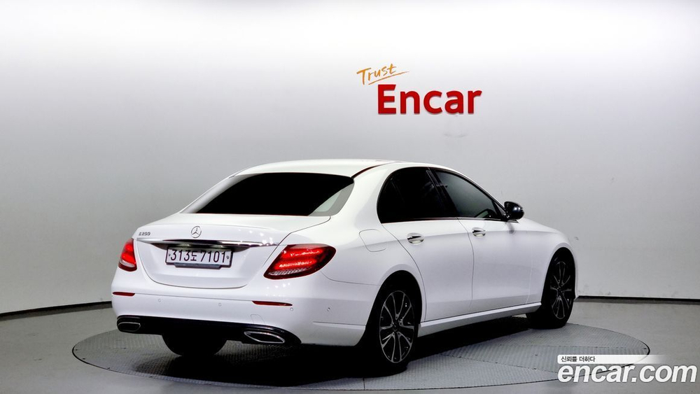 Mercedes-Benz E-Class W213 E250 Avangarde (05.2020)