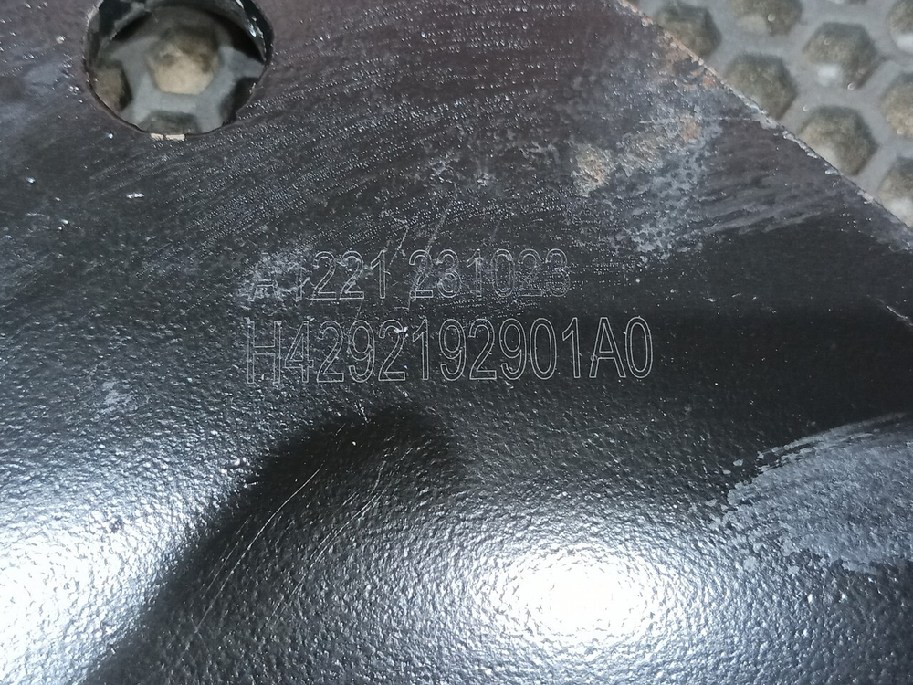 Отбойник кабины левый 2024г
