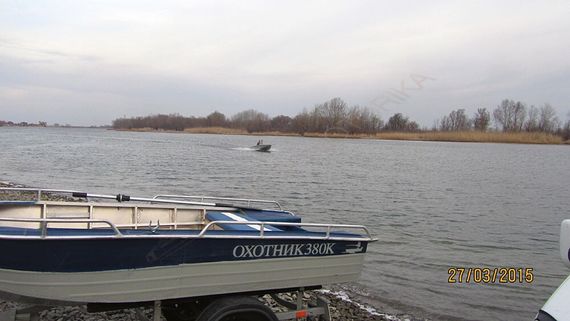 Алюминиевая моторно-гребная лодка Охотник 380К
