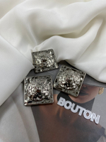 Пуговицы квадратные Скиап. серебро с рельефными деталями