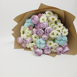 Букет из роз и хризантем София