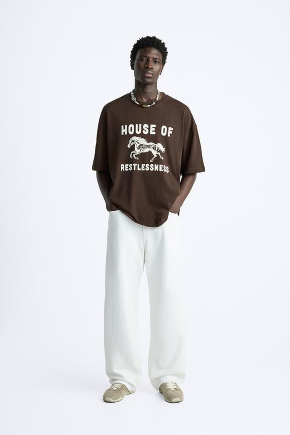 ZARA ФУТБОЛКА С ПРИНТОМ "ЛОШАДЬ", КОРИЧНЕВЫЙ