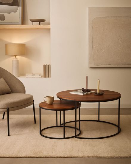Yoana Набор из 2 приставных столиков из шпона ореха и черным металлом Ø 80 см / Ø 50 см Испания