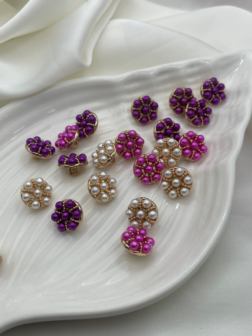 Пуговицы золотистые с жемчужинами