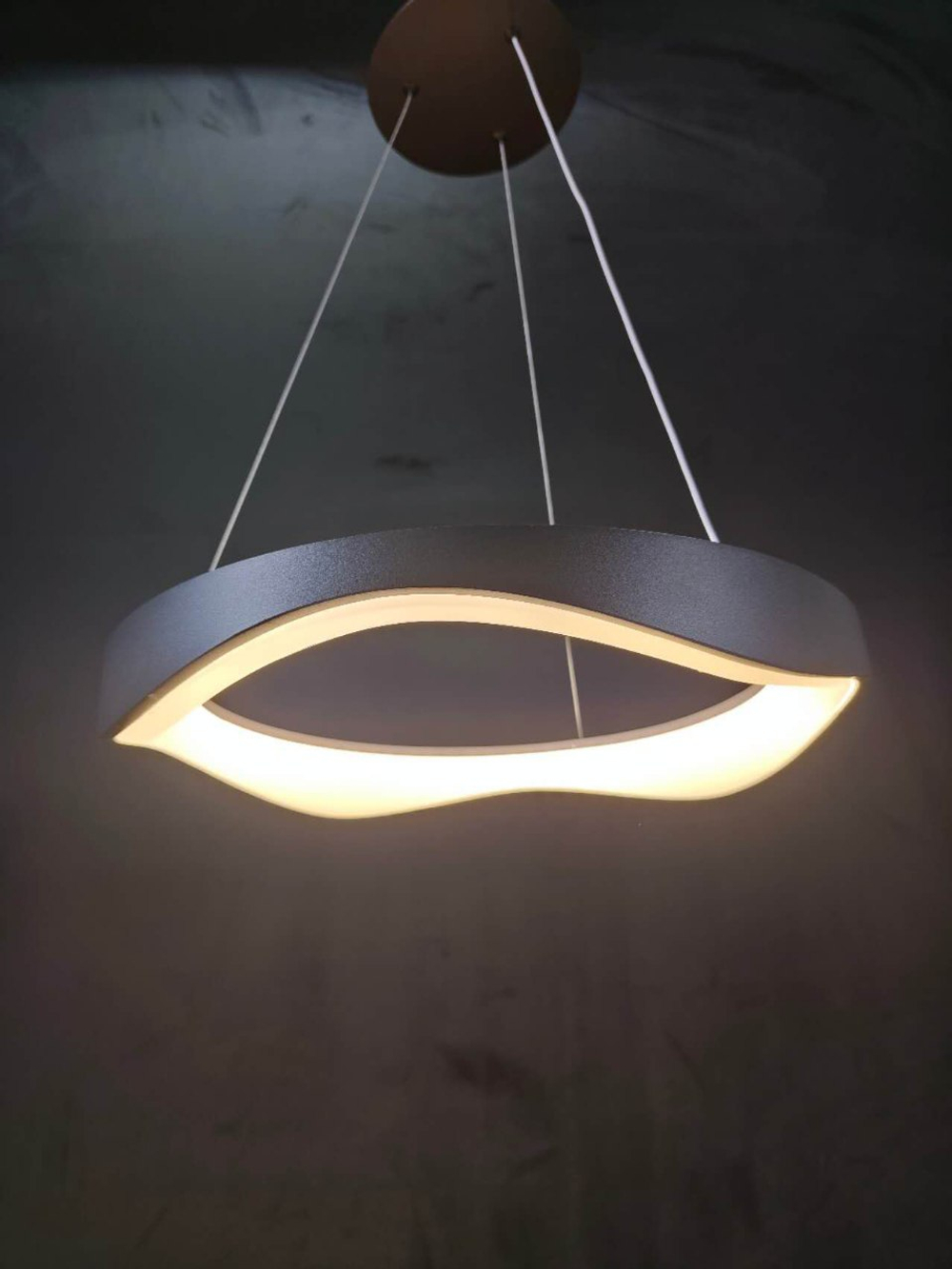 Люстра подвесная светодиодная Lanbos Melty, 120 Вт LED, до 25 кв м, черная