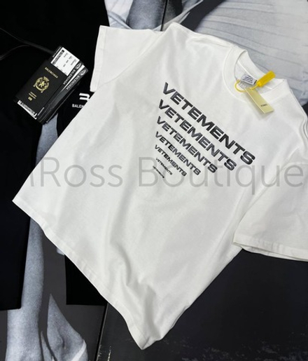 Белая футболка Vetements Pyramid Logo