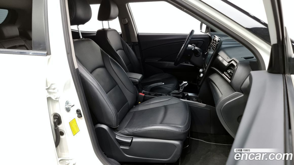 KG Mobility (Ssangyong) Very New Tivoli Бензин 1.5 2WD (01.2020)