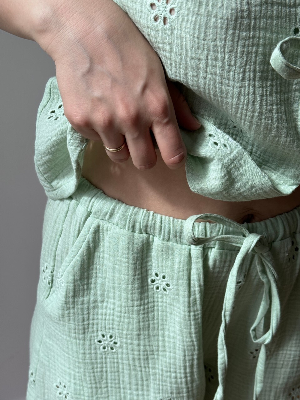 Костюм из муслина с завязками Мятный