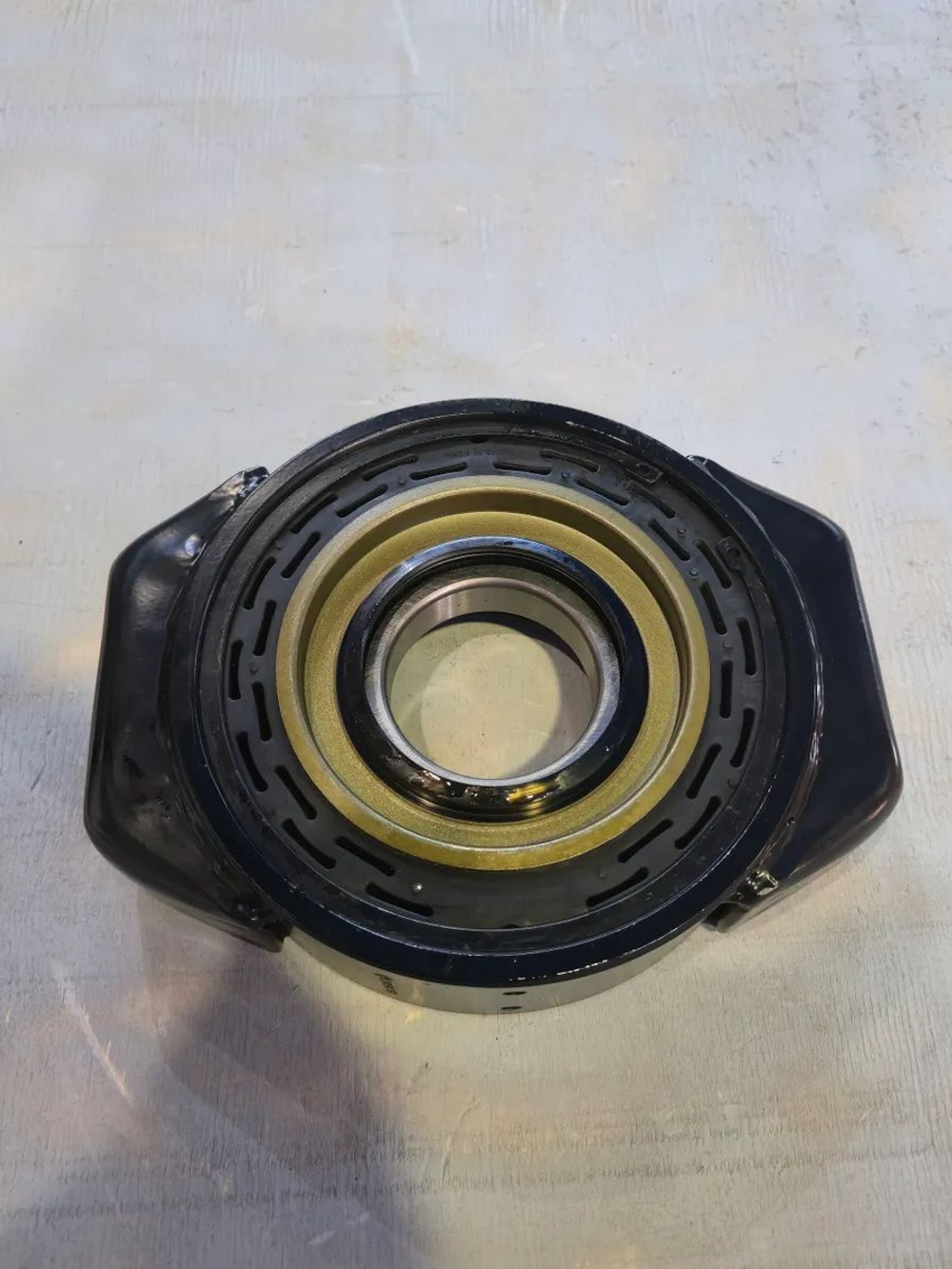 Промежуточная опора в сборе (D70,L220, 2 отв.,обойма 20мм) SH HOWO (Shaft-Gear)