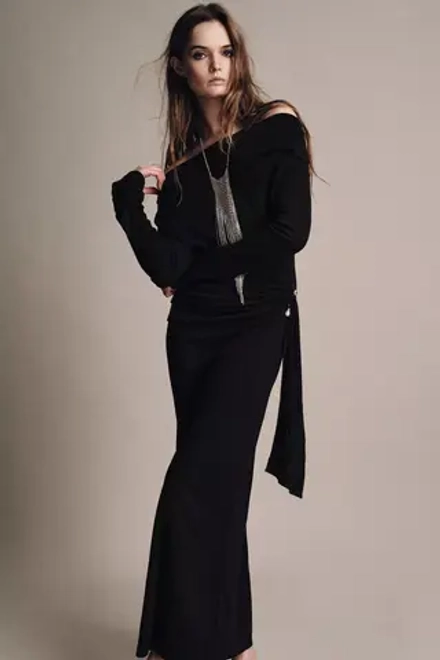 ZARA МЯГКОЕ ПЛАТЬЕ С БРОШЬЮ, ЧЕРНЫЙ