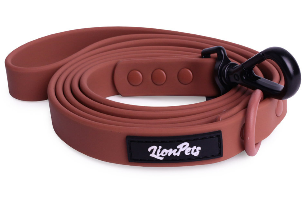 Поводок из биотана LionPets коричневый 1,5м