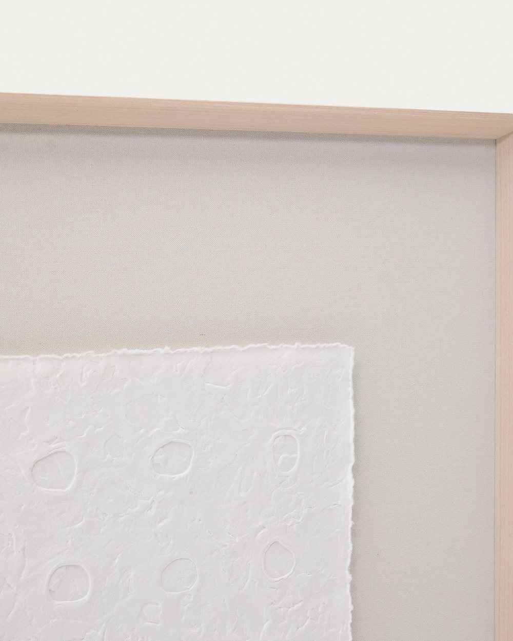 Olvin Абстрактная картина на белой переработанной бумаге с рельефным рисунком 103.6 x 123.6 cm