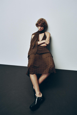 ZARA ДЛИННОЕ ПЛАТЬЕ В ГОРОШЕК С ПЛАТКОМ, КОРИЧНЕВЫЙ