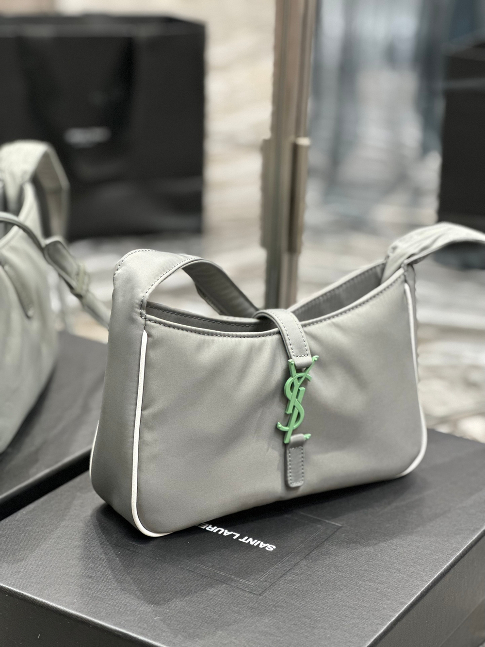 Saint Laurent Le 5 à 7 Hobo Bag
