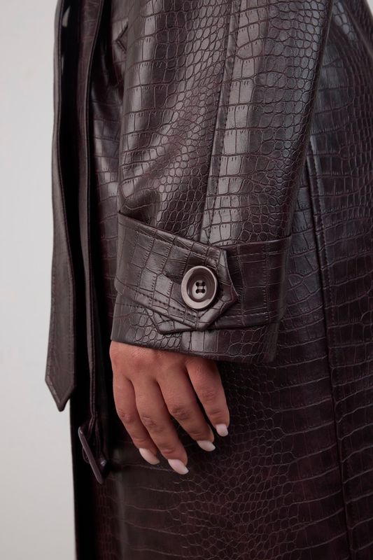 Тренч из экокожи под рептилию, коричневый