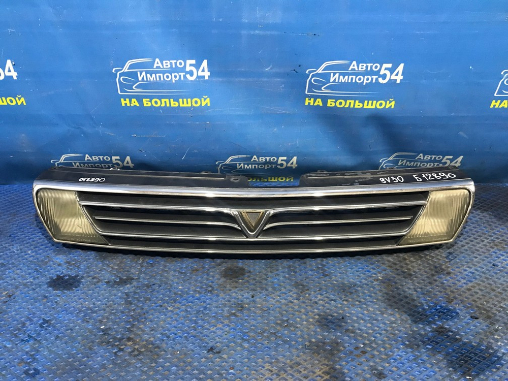 Решетка радиатора TOYOTA VISTA 1992-1994