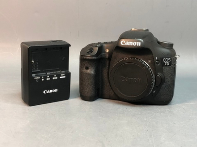Canon EOS 7D 166.000 кадров, немного битых пикселей