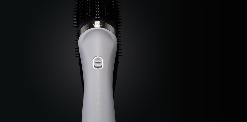 Ghd Фен-щётка Duet Blowdry HAIR DRYER BRUSH IN WHITE с термостойкой косметичкой и щёткой