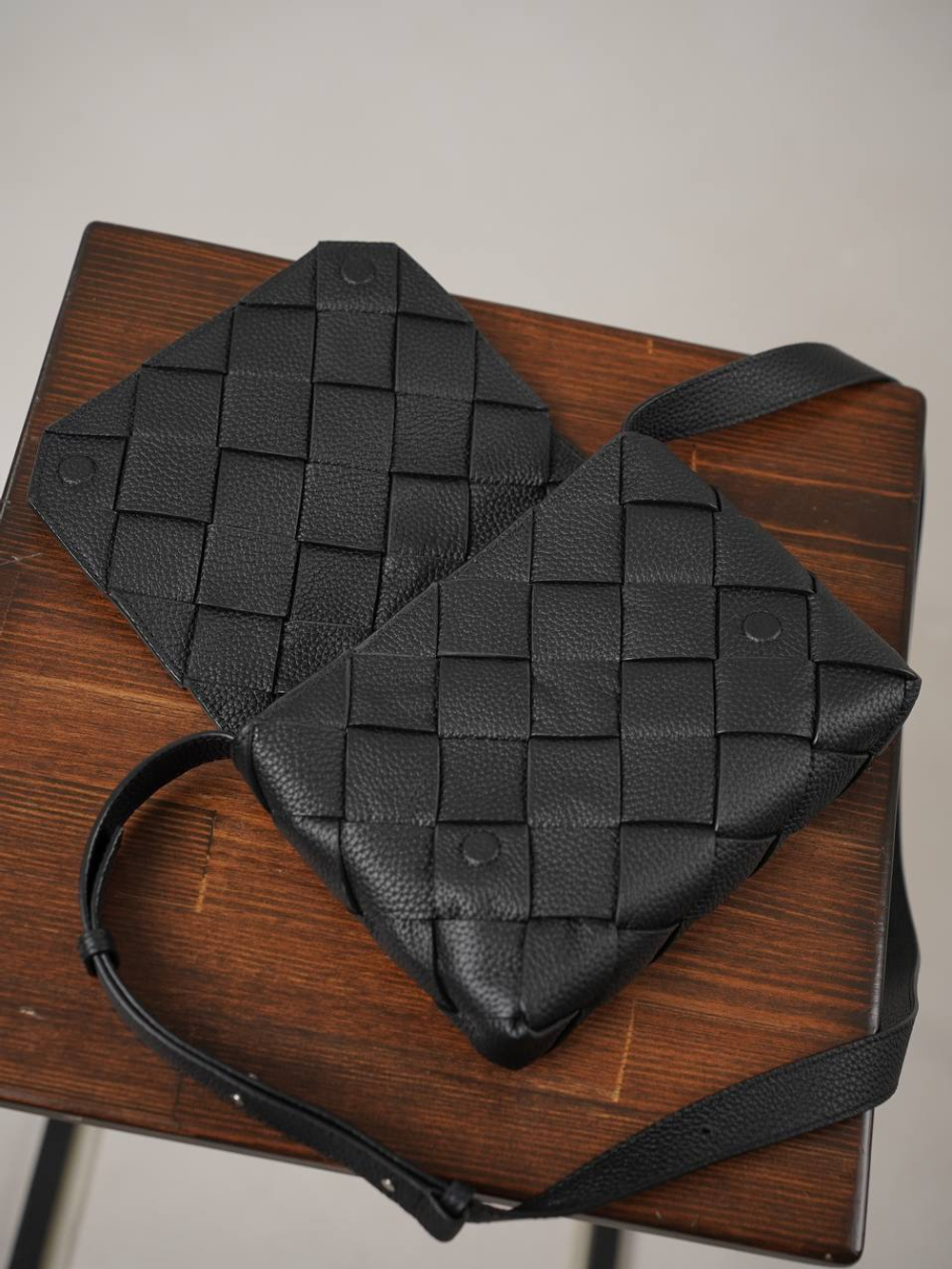 Сумка-мессенджер Bottega Veneta