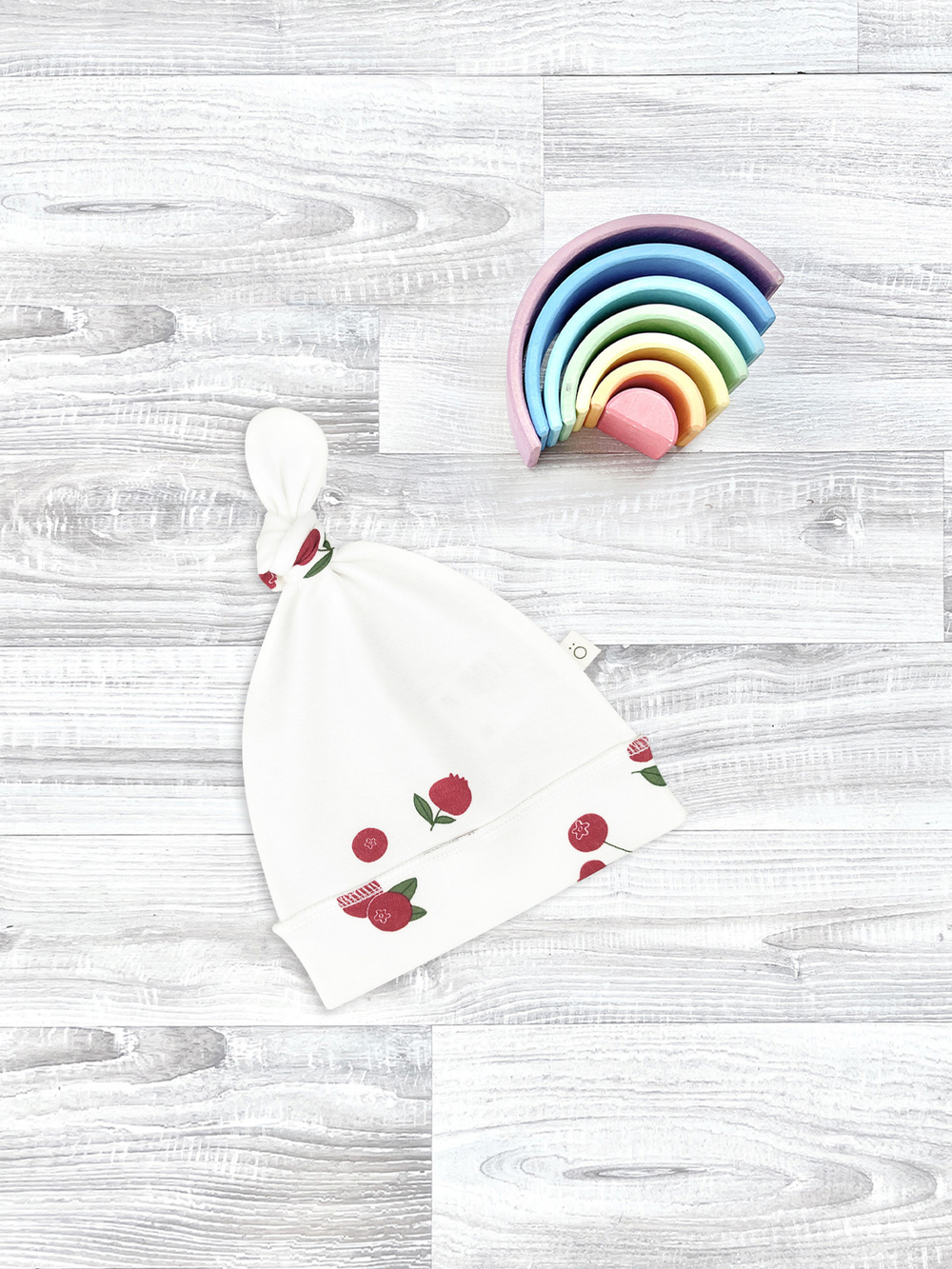 Шапочка Mjölk Брусника, уценка