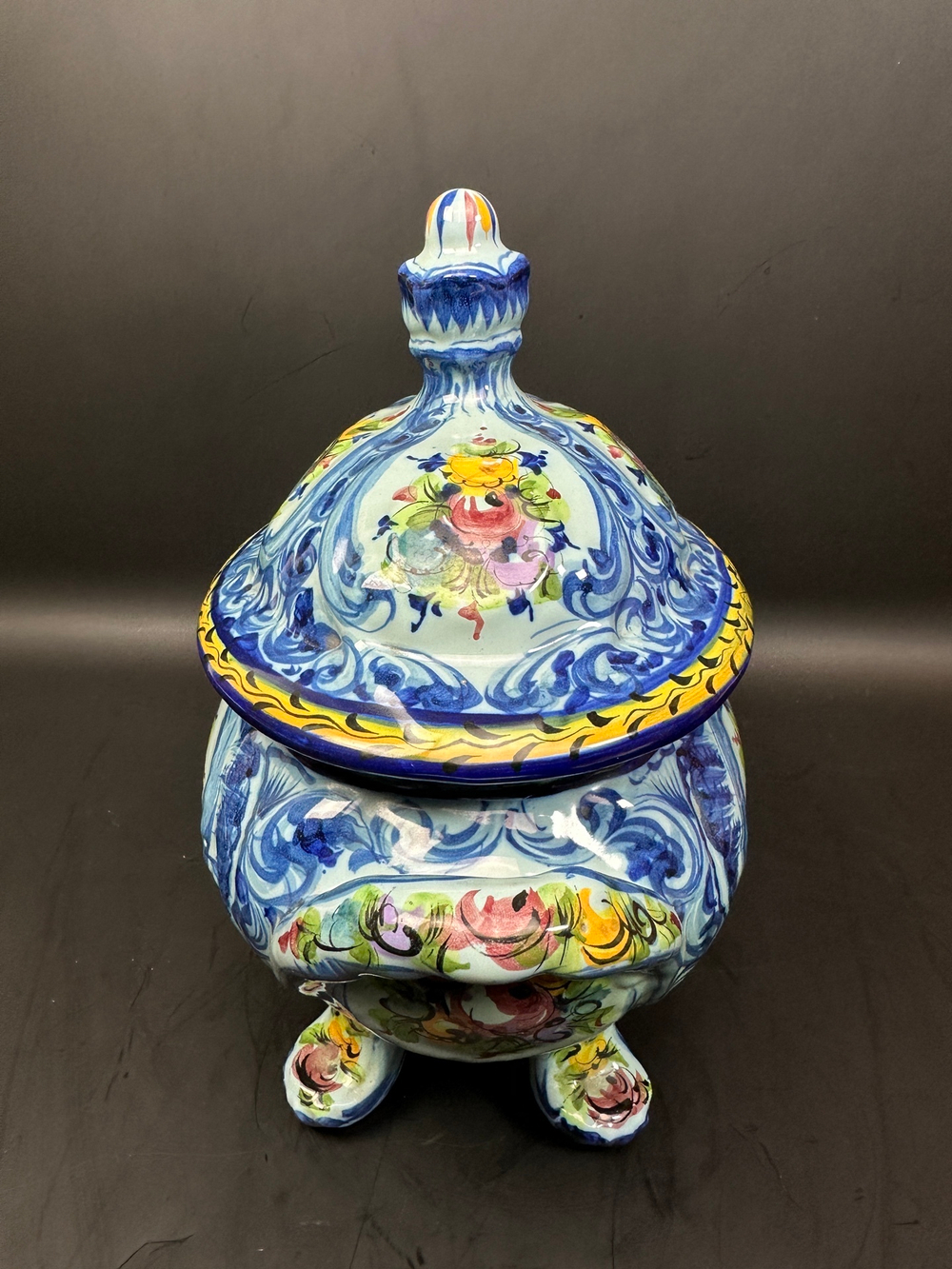 Ваза с ручками