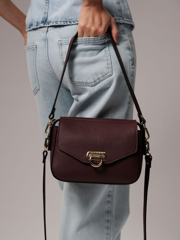 Сумка кожаная через плечо бордо