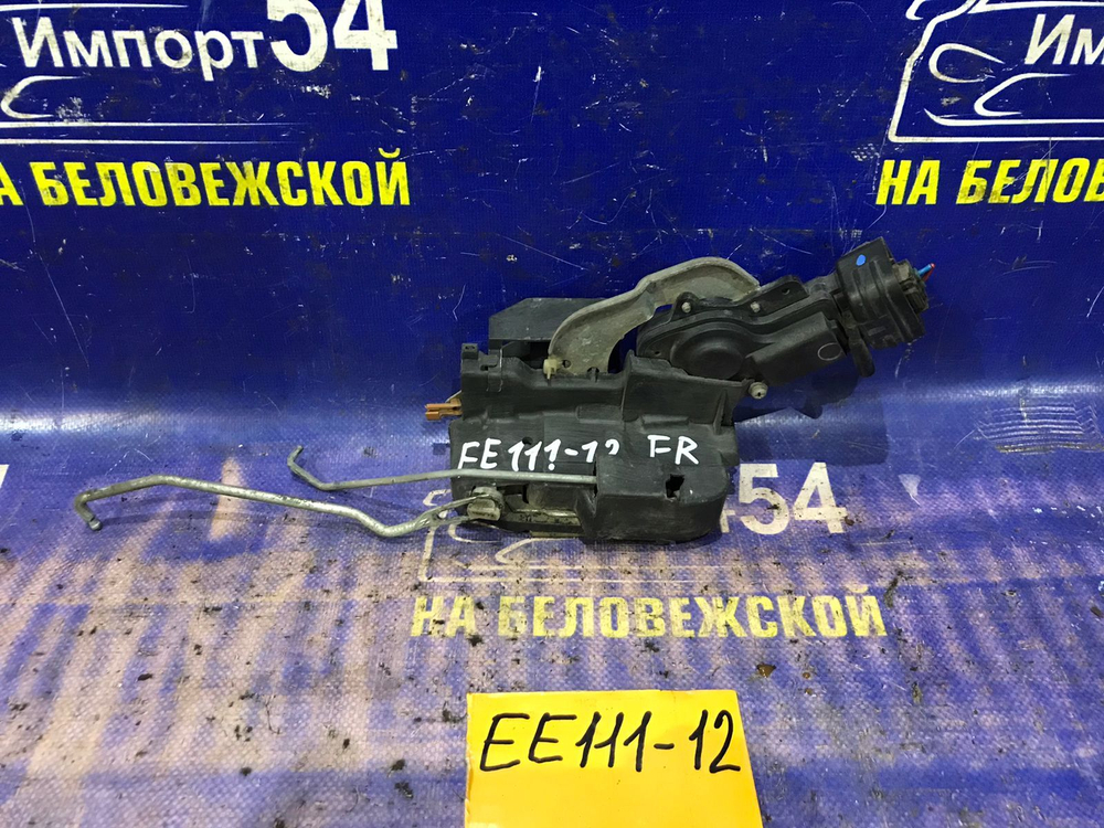 Замок двери передней правой TOYOTA COROLLA 1999