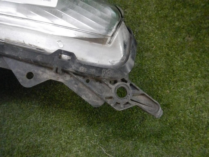 Фара правая Peugeot 508 1 (2011-2014) ксенон