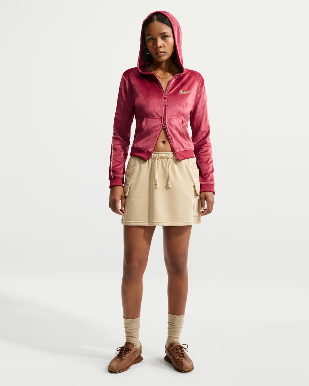 Nike Sportswear Женская кофта с капюшоном, длинными рукавами и застежкой-молнией по всей длине - NIKE