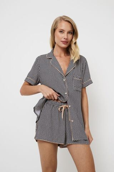 ISOLDA Пижама женская с шортами ARUELLE