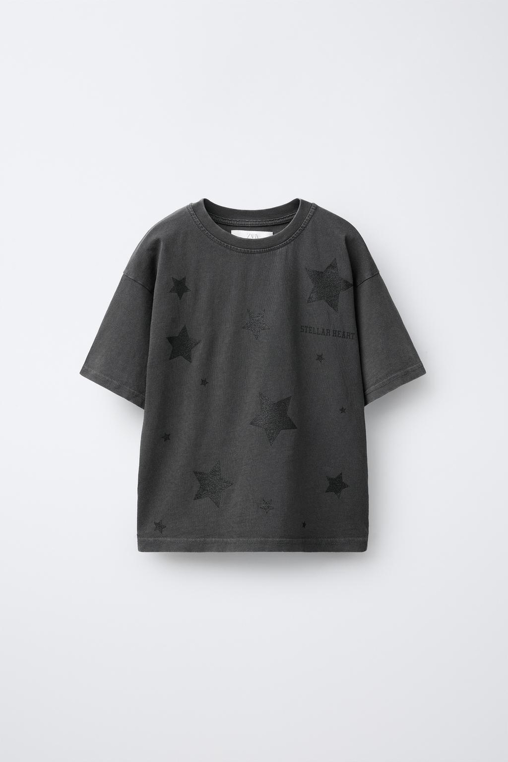ZARA ФУТБОЛКА С ЭФФЕКТОМ ПОТЕРТОСТИ, ПРИНТОМ «ЗВЕЗДЫ» И БЛЕСТКАМИ, АНТРАЦИТОВО-СЕРЫЙ