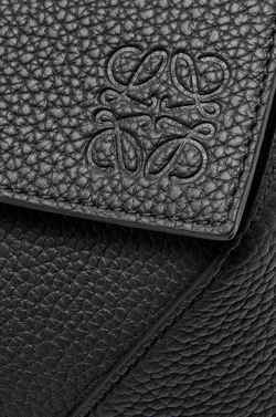 Loewe Большая сумка Puzzle Edge из зернистой телячьей кожи, черный