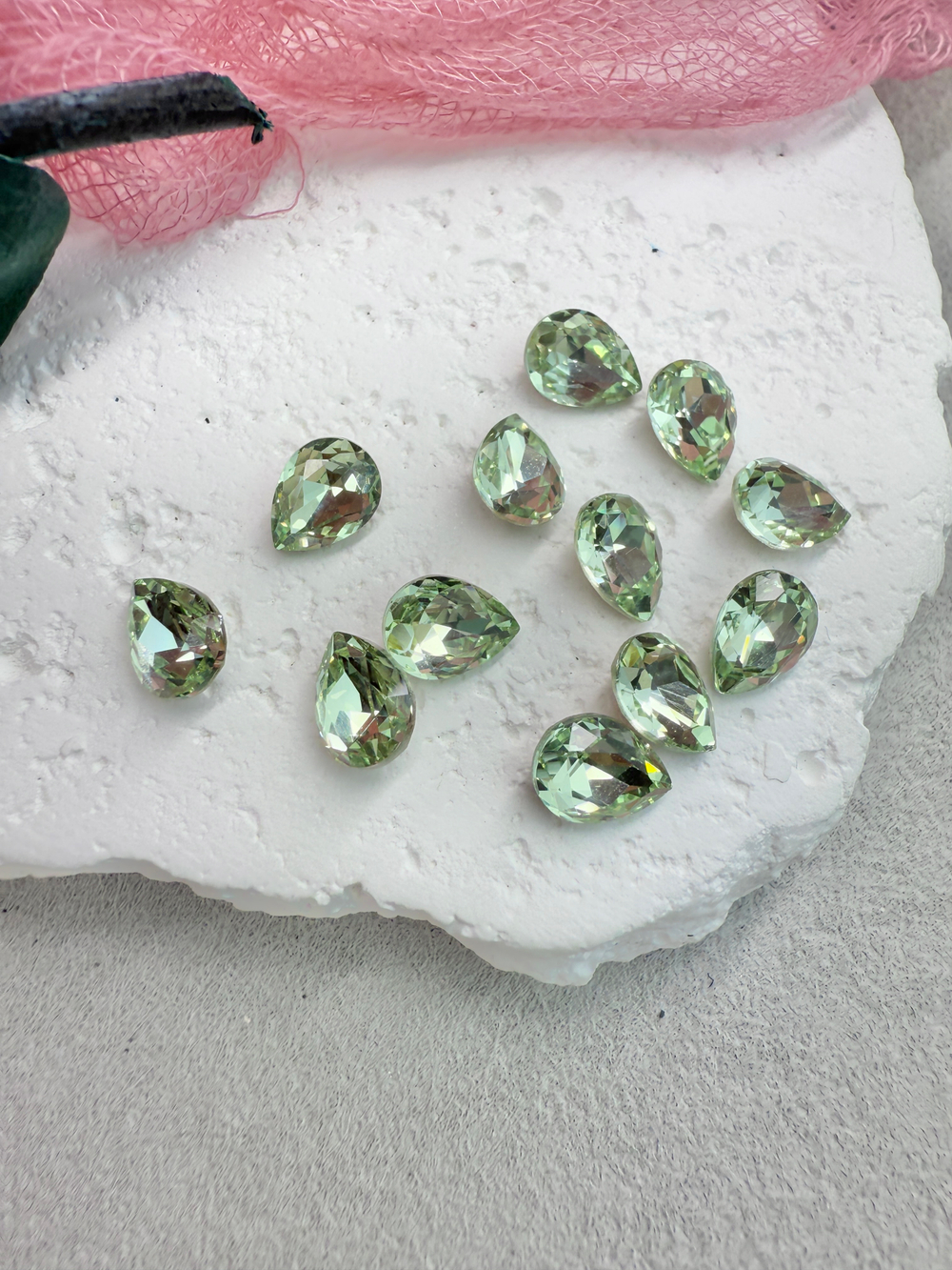 Капля Drop 6*8 мм, Chrysolite