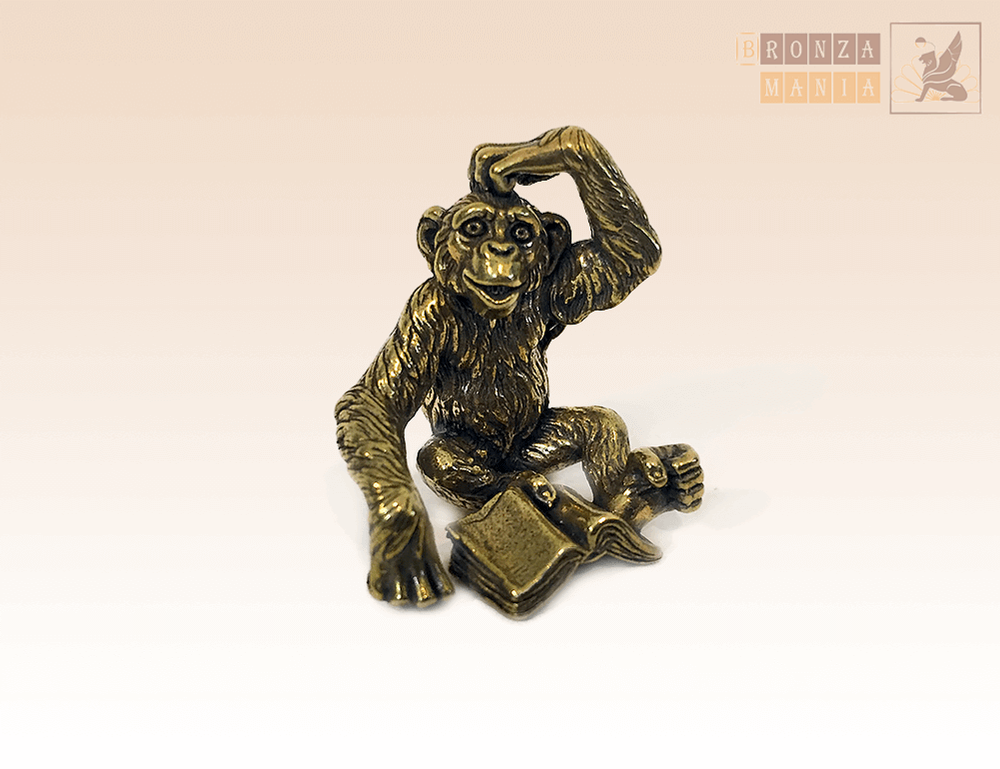 фигурка Обезьяна с книгой