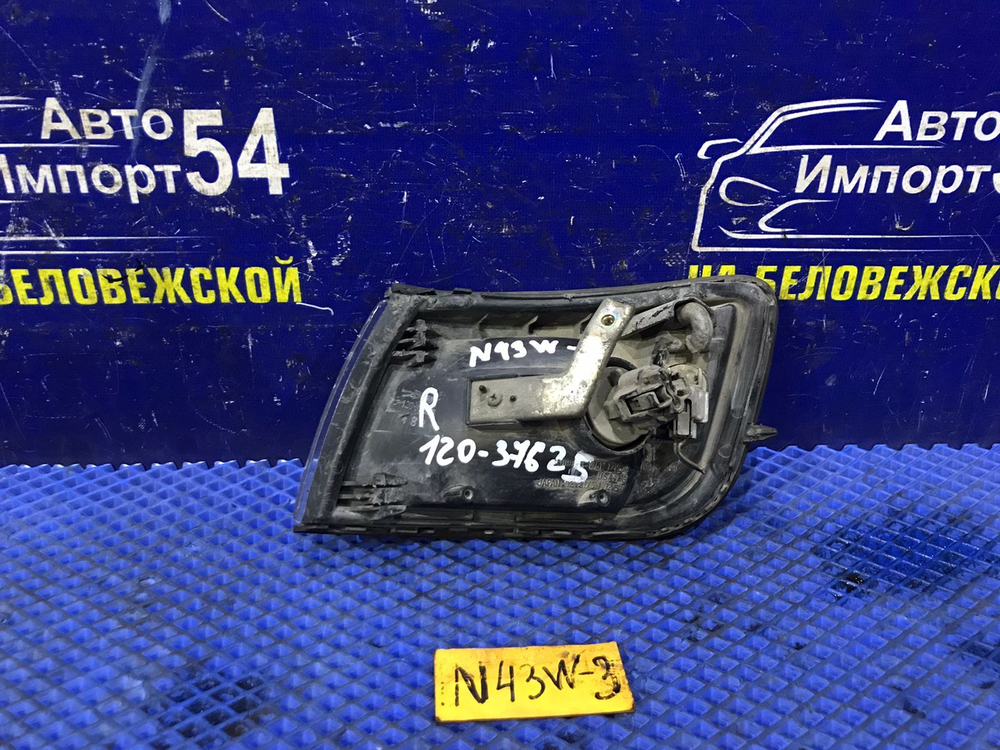 Габарит правый MITSUBISHI CHARIOT 1994