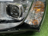 Фара левая Hyundai Santa Fe 3 DM (12-16) ксенон