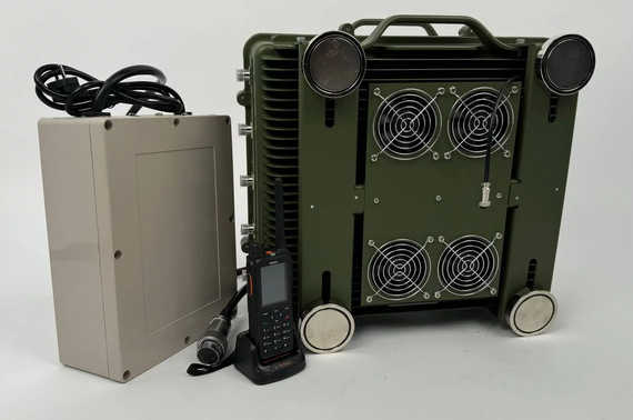 Подавитель БПЛА и FPV-дронов Герань-10 автомобильный 500Вт 10 каналов 400-5900 МГц с выносными магнитными антеннами