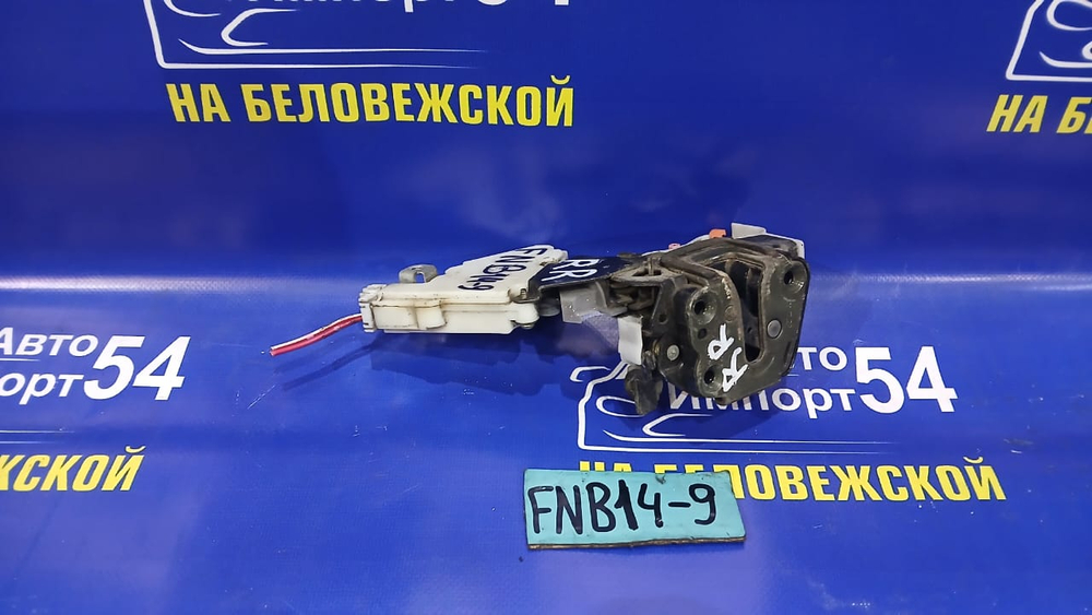 Замок двери задней правой NISSAN SUNNY 1997