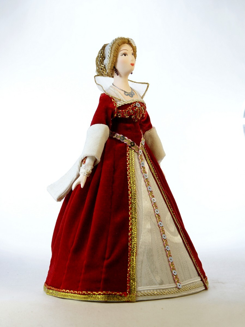 Кукла коллекционная Луиза Лотарингская, жена Генриха III
