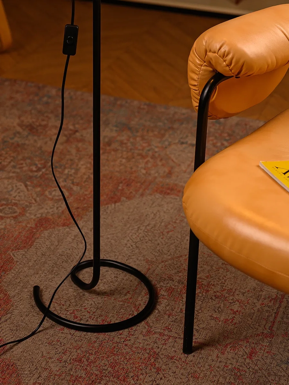 Светильник напольный высокий