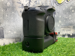 Canon EOS 40D + Canon BG-E2