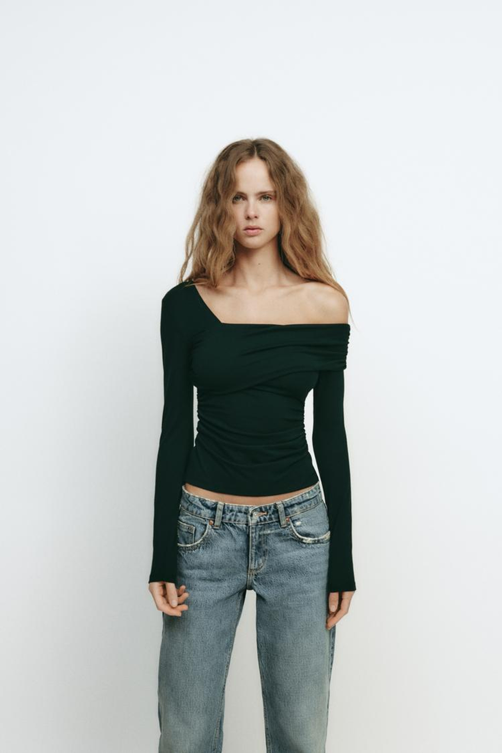 ZARA ТОП С АСИММЕТРИЧНОЙ ГОРЛОВИНОЙ, ТЕМНО-ЗЕЛЕНЫЙ