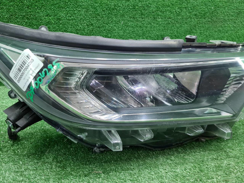 Битая Фара правая Toyota RAV4 5 XA50 (2018-нв) LED